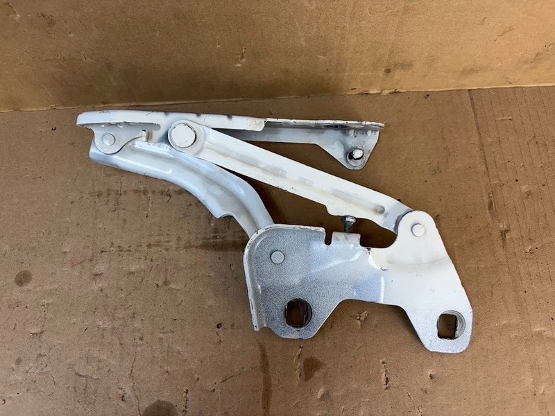 ✅ Rivian R1S/R1T Left Hand Hood Hinge PT00002392J