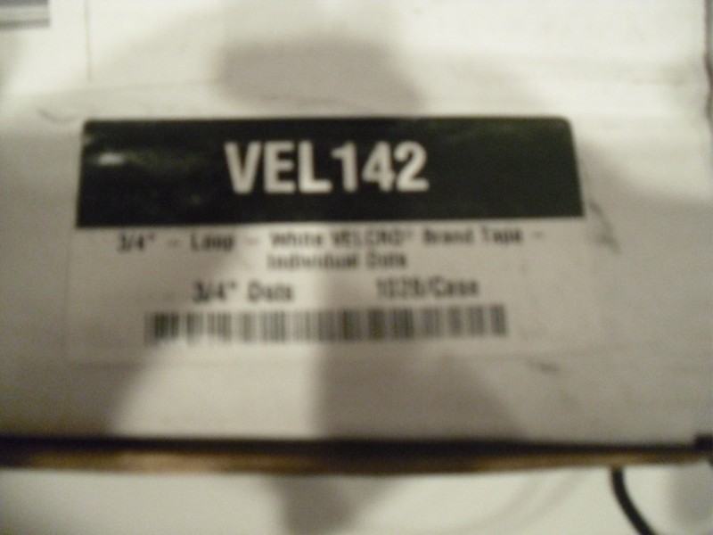 Velcro Brand 192296 Reclosable Fastener, Disc, Acrylic Adhesive, 3/4 In, White,