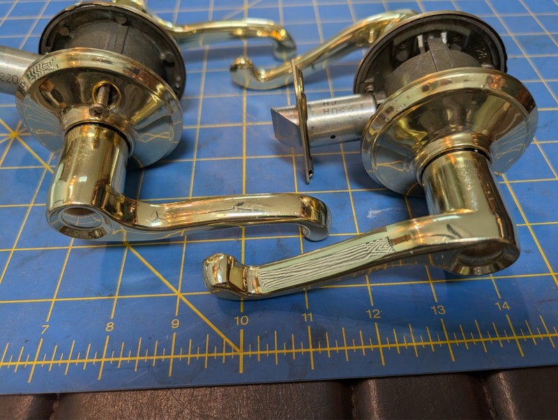 (2) Schlage Flair reverseable Door Lever Handle Bright Brass F40 Used gallery