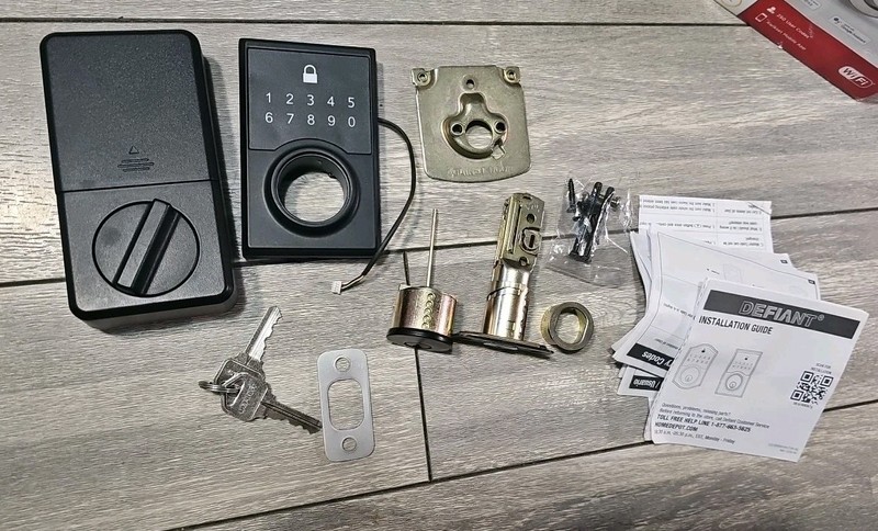 Defiant Square Touchpad Deadbolt Single Cylinder In Matte Black 1009 623 198