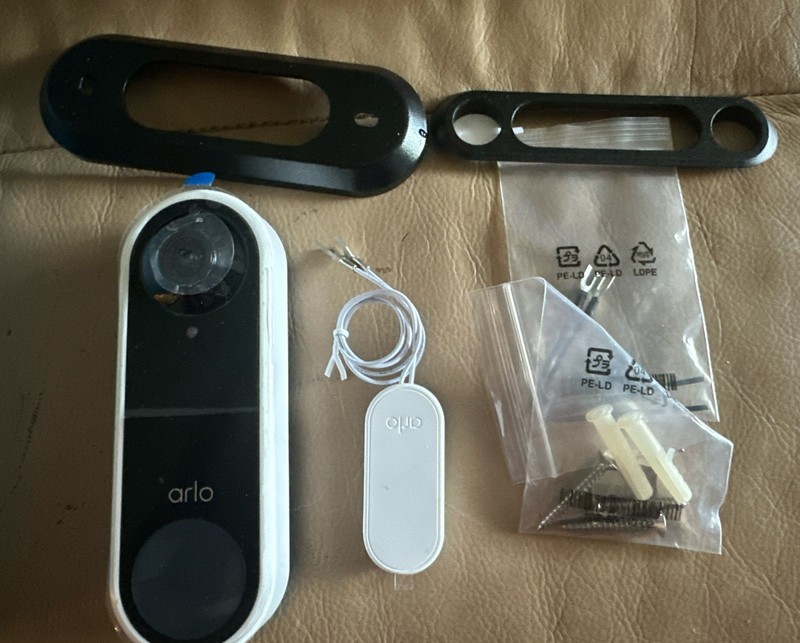 Arlo Essential Wired Video Doorbell (AVD1001-100NAS) - HD & 180° View gallery