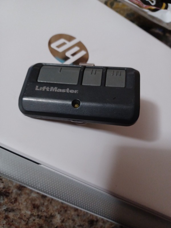 With Battery 893LM LiftMaster 3-Button Garage Door Remote HBW7359