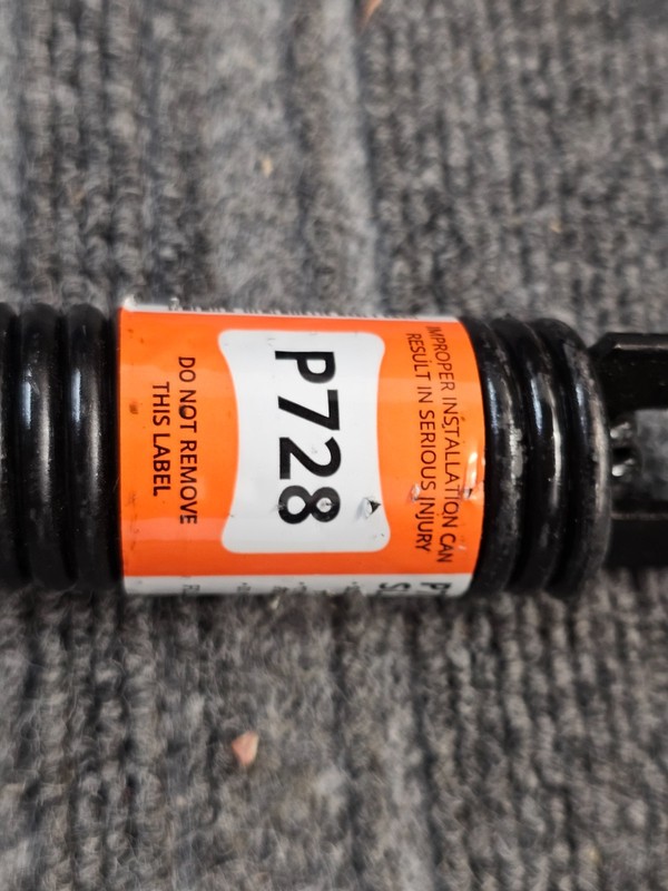 (QTY 2) E900 Hardware 28 in. Plug-End Extension Spring 0.177 in. No. 7 Wire P728 gallery