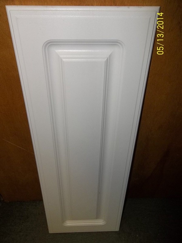 CABINET DOOR WHITE VINYL RAISED ROUNDED INNER PANEL, FANCY EDGE, 13" X 13" WRP10