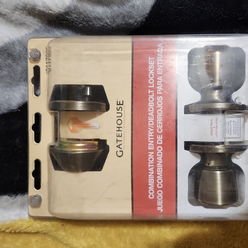 Gatehouse Keyed Entry Lockset Deadbolt Antique Brass New Sealed 2 of each gallery