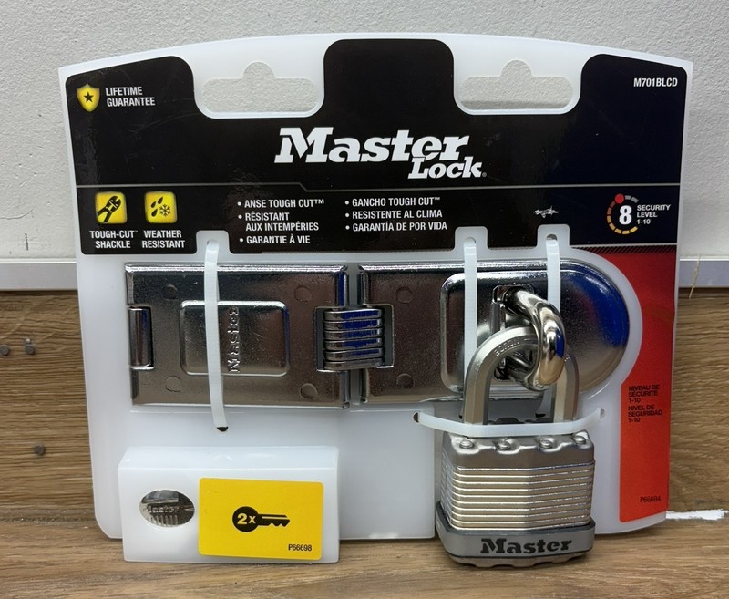 Master Lock M701BLC 6 1/4″ Zinc Double Hinge Hasps Ideal for Corners & Angles