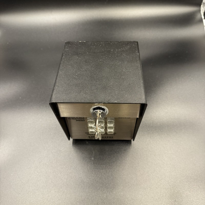 LIFTMASTER Commercial Access Control Keypad Article 6LUU7 Model 466LM 02 gallery