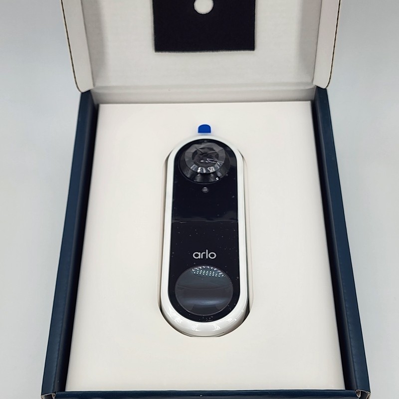 Open Box Arlo Essential Wired Video Doorbell - Black/White - AVD1001-100NAS gallery