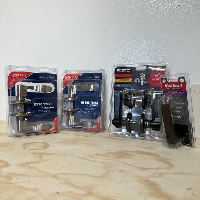 Schlage Essentials Keyed Entry Lever + Kwikset Deadbolt & Lever Set Satin Nickel