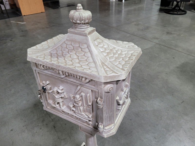 Amco Victorian Pedestal Mailbox gallery
