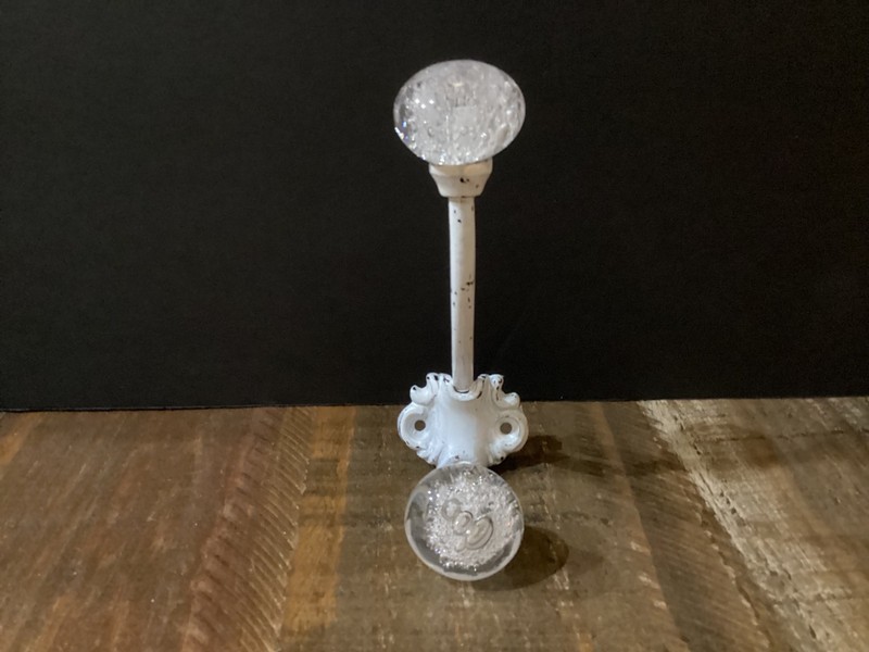 Shabby chic double wall hook distressed white iron w/ clear bubble knobs