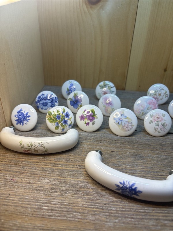 Ceramic Botanical Floral Print Drawer Pull Knobs Blue And Pink White Lot Of 19
