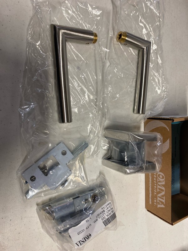 Omnia 12S/238T.PR32D Satin Privacy Door Lever Set with Square Rose Handle