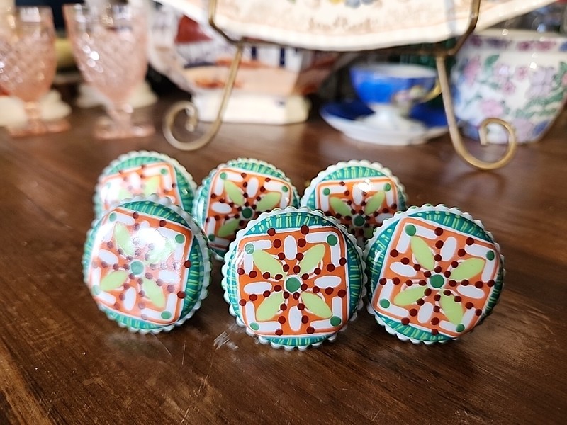 6 Multi-colored Ceramic Knobs Porcelain Pulls for Wardrobe