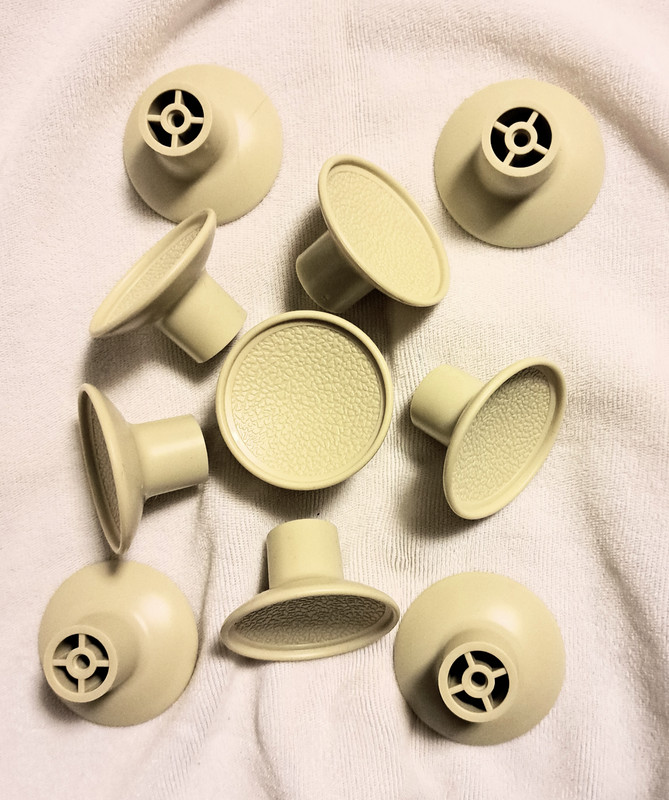 25 Plastic Knobs – Pulls – Drawers – Cabinet Doors – Crafts — Pre-drilled
