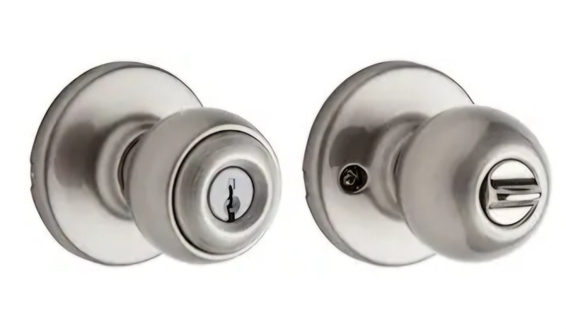 NEW Kwikset Polo Brushed Nickel Entry Door Knob with keys NOT smart-key