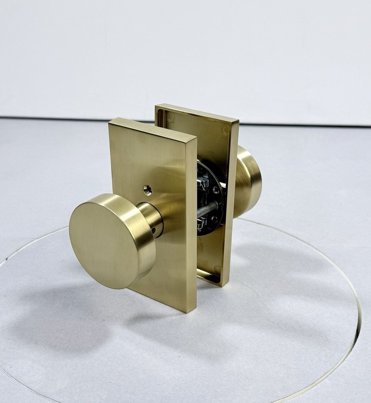 Baldwin PVCONCFR044 Contemporary Privacy Door Knob Set 5" Rectangle- Satin Brass gallery