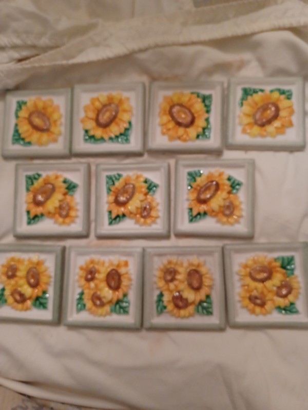 11 pieces – Decorative Ceramic Tile 3 7/8 X 3 7/8 inches – sunflower pattern