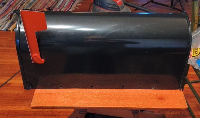 METAL BLACK MAILBOX OFFICIAL USPS WITH RED FLAG THE SOLAR GROUP USED