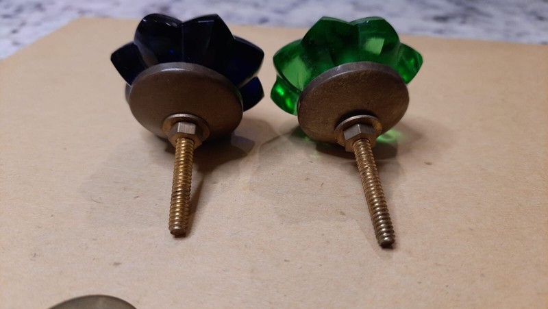 LOT 2 GREEN & Black ROUND WITH 9 SEGMENTED POINTS, BRONZE ACCENTS gallery