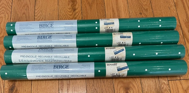Birge Wallpaper 4 Double Rolls Prepasted Strippable Green White Polka Dots New