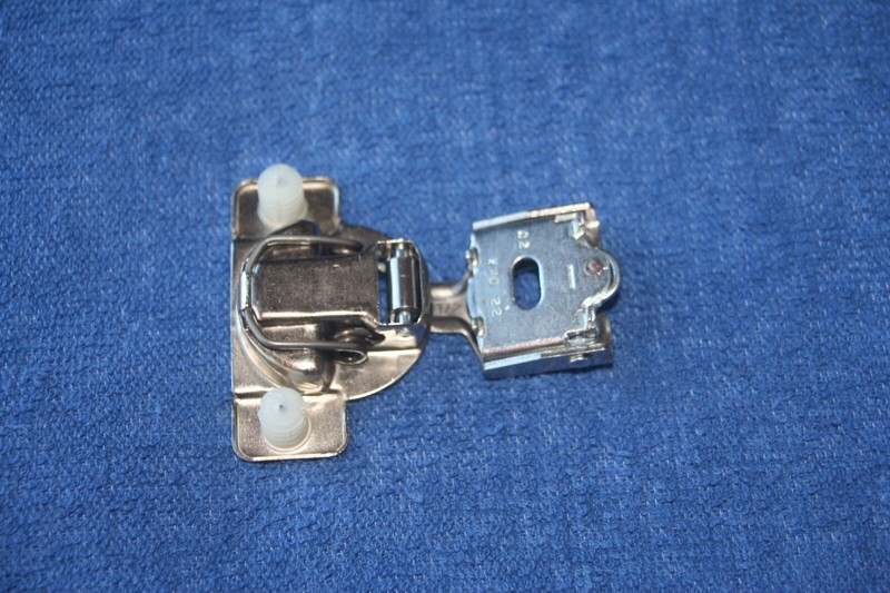 24 SOFT CLOSE OVERLAY CABINET HINGES - GRASS 02870Z-15 - TEC 864-VS8-45U 1/2 WM gallery