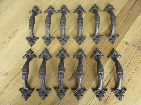 12 Cast Iron RUSTIC Barn Handle Gate Pull Shed Door Handles 6 1/4″ Drawer Pulls