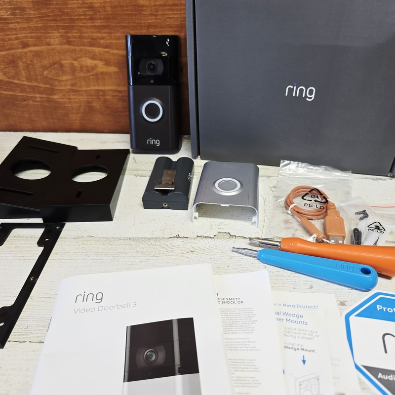 Ring Video Doorbell 3 Plus Enhanced Wireless WIFI Model 5UM6E5 + Extras