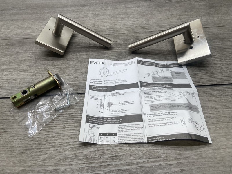 Emtek 5212STULHUS15 Modern Rectangular Stuttgart Lever LH