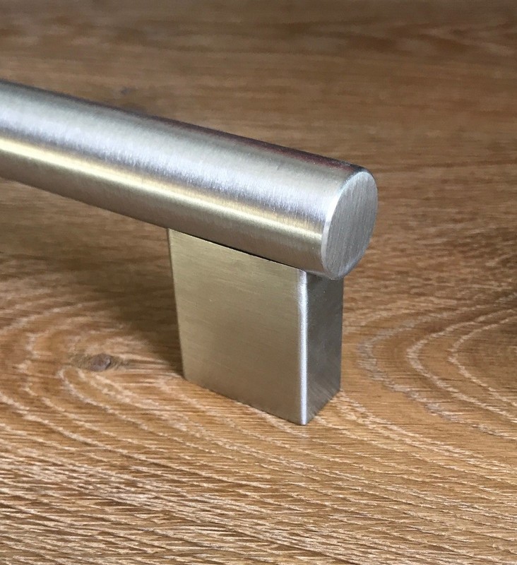 Euro-Contemporary Appliance Pull Handle Size: 18", 304 Grade Stainless Steel gallery