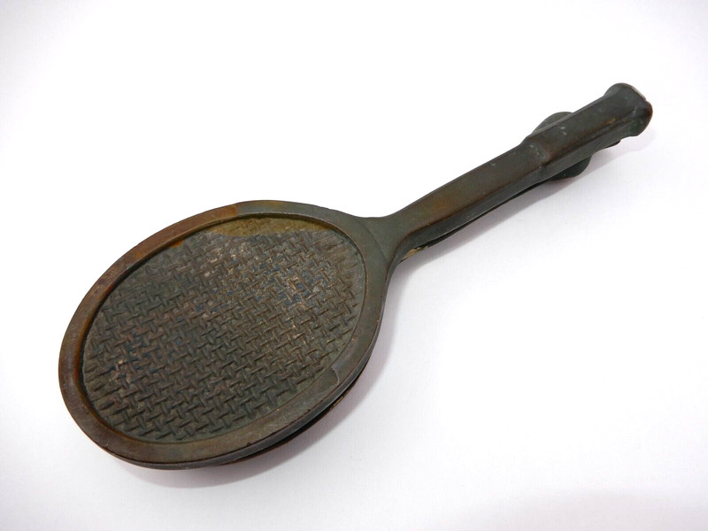 VINTAGE HEAVYWEIGHT DOOR KNOCKER ~ TENNIS RACQUET DOOR KNOCKER