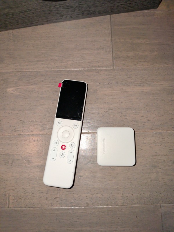 SwitchBot Universal Remote Control with Hub Remote+Hub Mini, White
