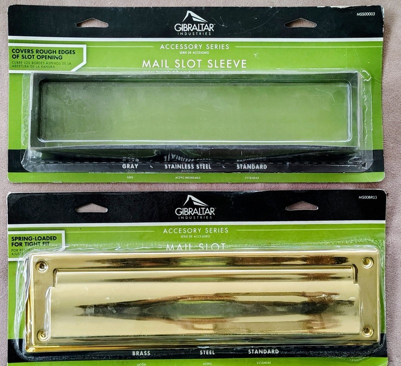 MAIL SLOT DOOR AND SLEEVE