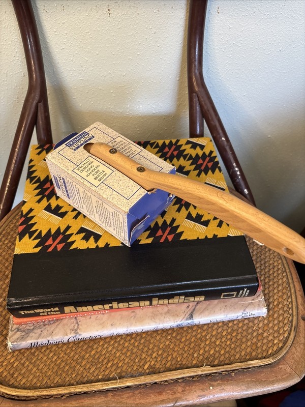 VALSPAR PREMIUM WOODEN LONG HANDLED STIPPLING BRUSH 27CM